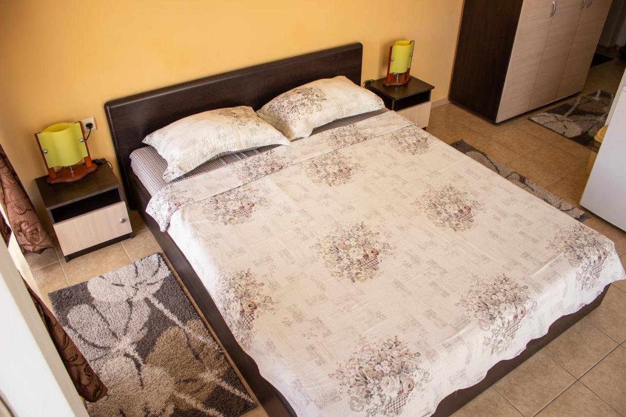 Central Couple Studio Pomorie Ngoại thất bức ảnh
